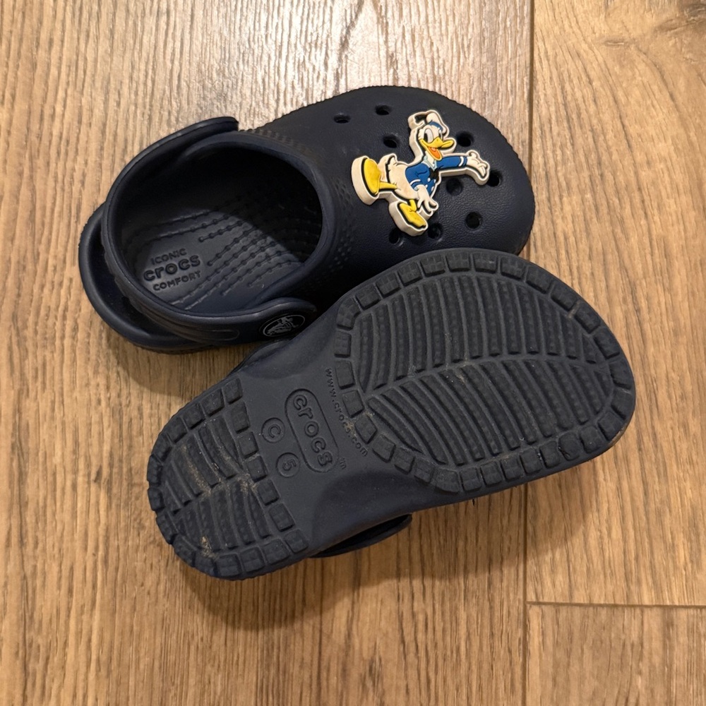 Crocs - Picture 2 of 2